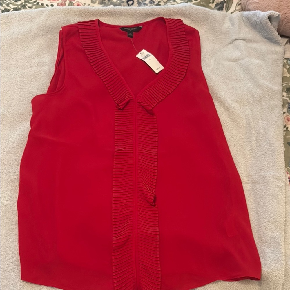 Red Sleeveless Top